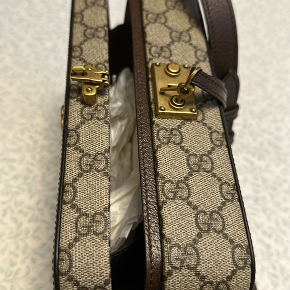 Gucci GG Supreme Messenger Bag - Picture 6 of 10